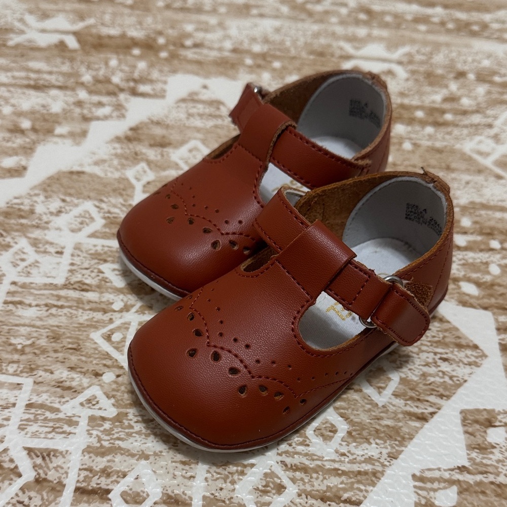 Angel Brown Kids Shoes EUC 4